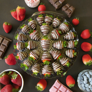 Chocolate Covered Strawberry Platter -Small - Chamberlains Chocolate Factory & Cafe