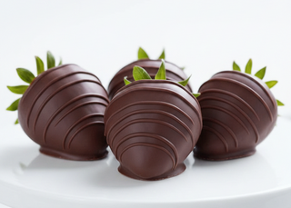 Semi-Sweet Large Dark Chocolate Covered Strawberries Gift Box